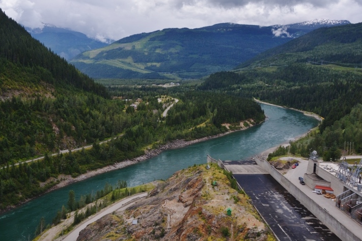 revelstoke dam